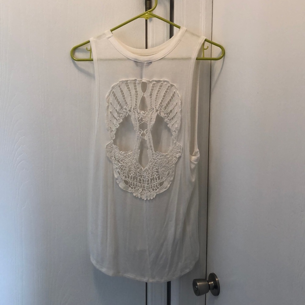 Muscle tank with lace skull cut out